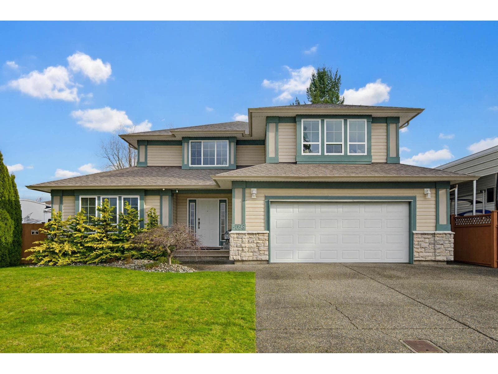 5098 214 STREET — Langley, British Columbia - Main photo