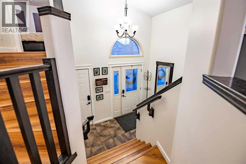 42 Landry Bend — Red Deer, Alberta - Photo 2 of 40