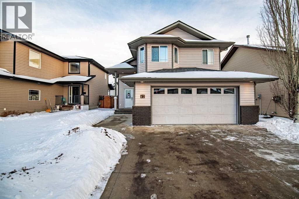 42 Landry Bend — Red Deer, Alberta - Main photo