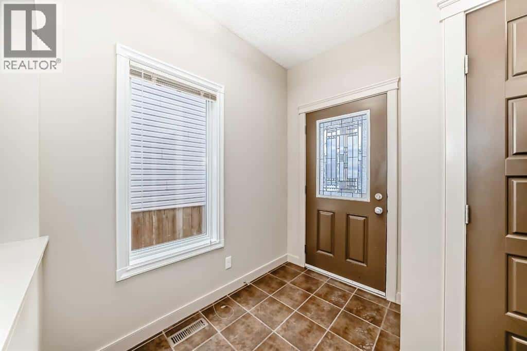 6 Evanspark Manor NW — Calgary, Alberta - Photo 4 of 50