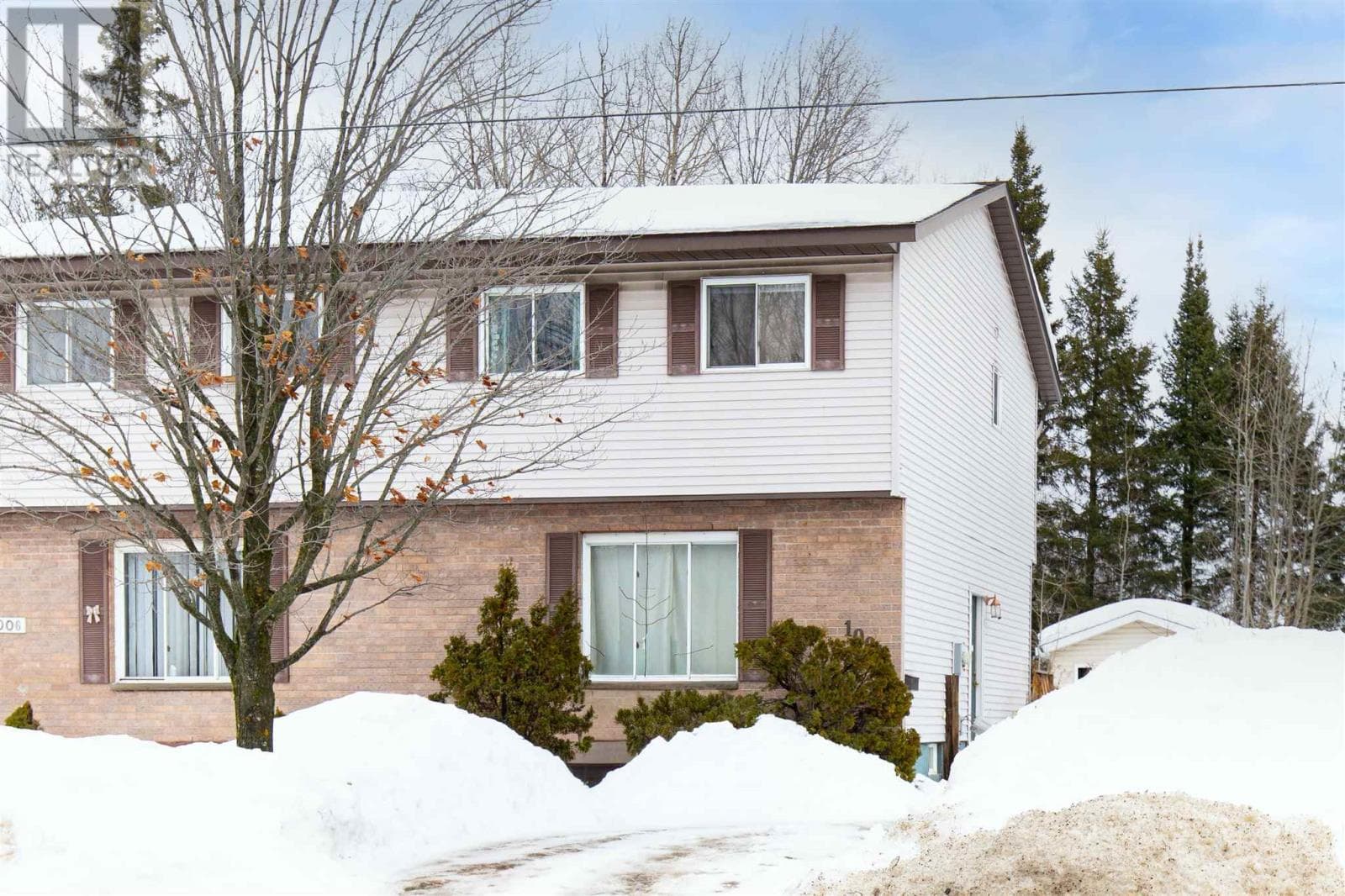 1004 Pine ST — Sault Ste. Marie, Ontario - Main photo