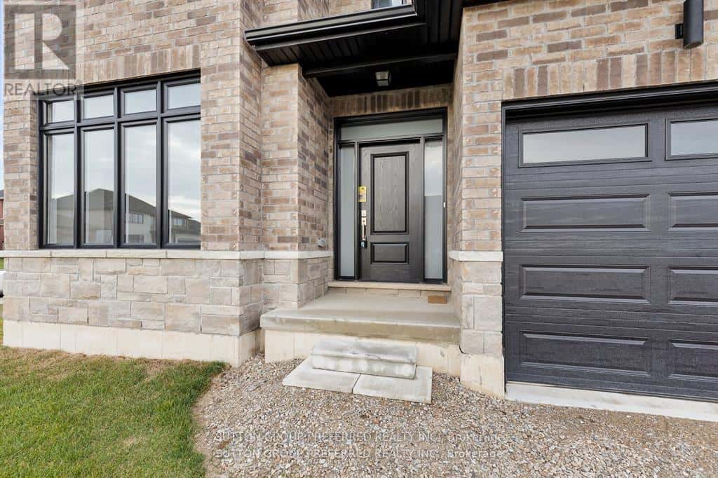 1 BOUW PLACE — Dutton/Dunwich, Ontario - Photo 2 of 39