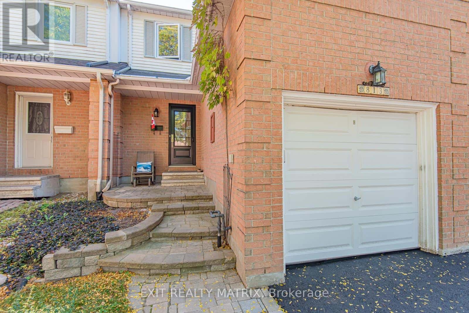 813 CLEARCREST CRESCENT — Ottawa, Ontario - Photo 2 of 22