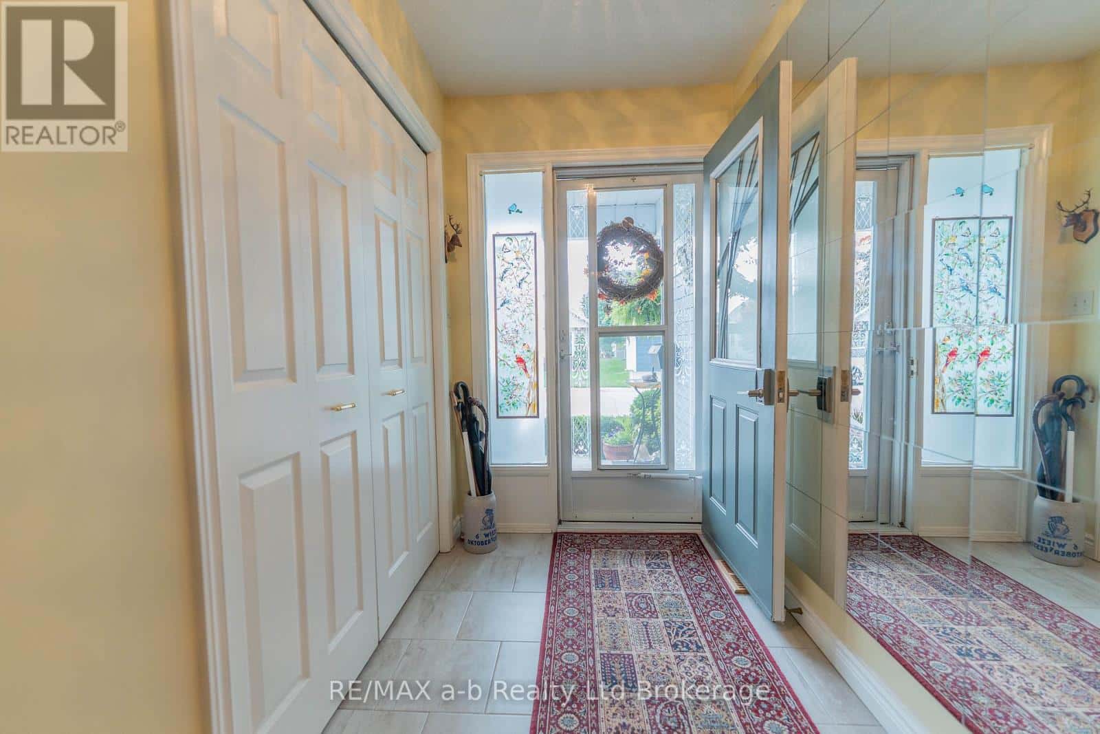 53 HAWKINS CRESCENT — Tillsonburg, Ontario - Photo 4 of 37