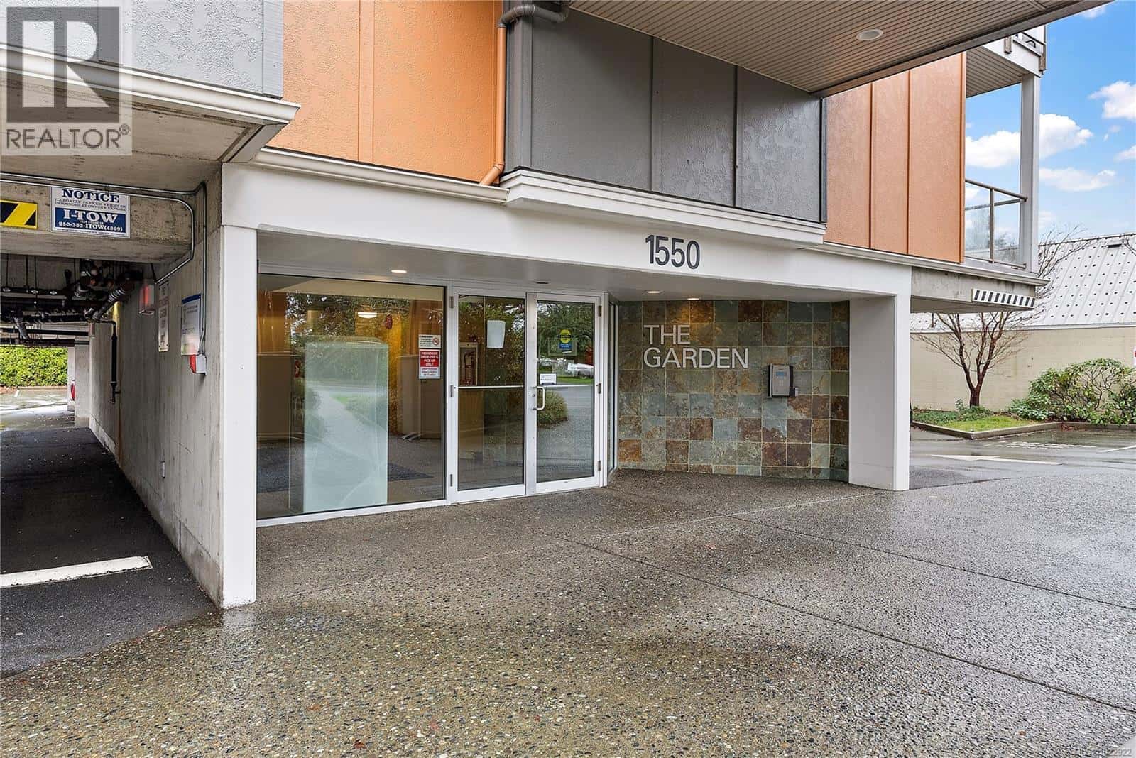 308 1550 Church Ave — Saanich, British Columbia - Photo 3 of 26