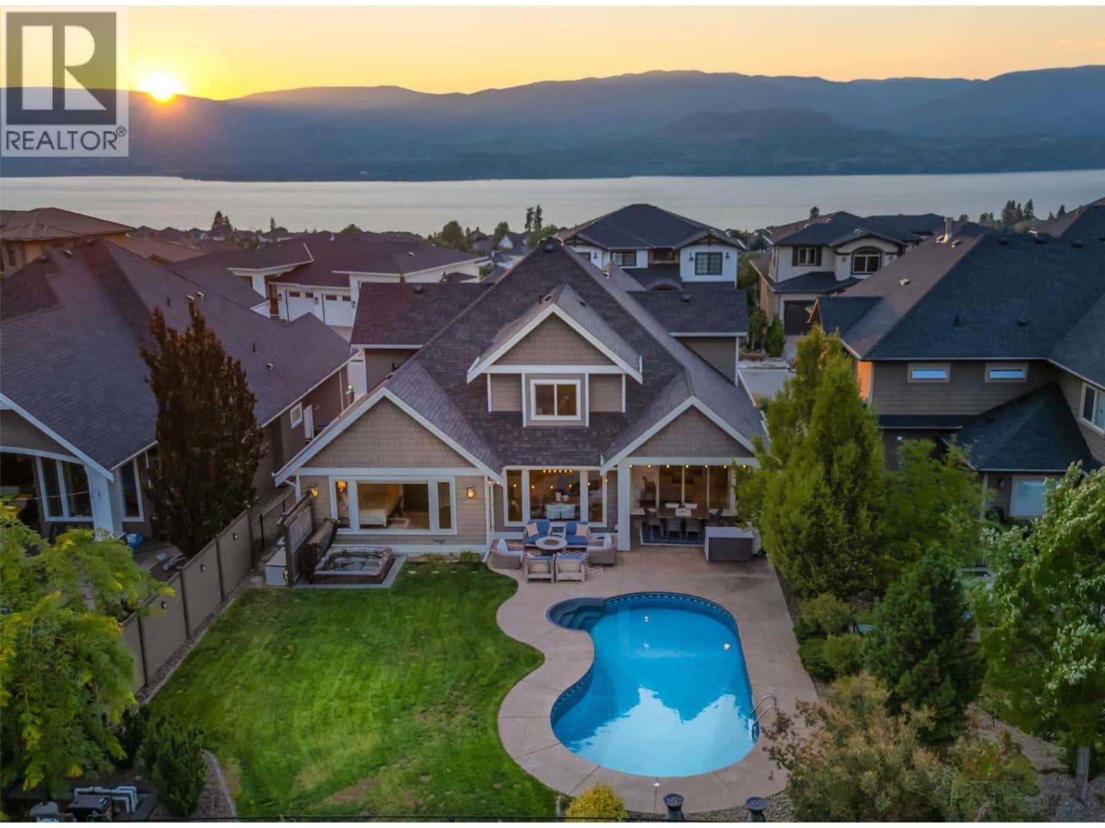 425 Audubon Court — Kelowna, British Columbia - Photo 4 of 62
