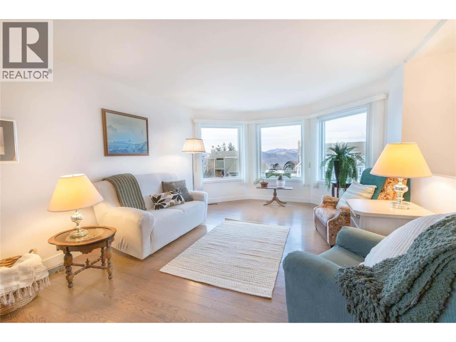 2158 Garymede Drive — Kamloops, British Columbia - Photo 3 of 44