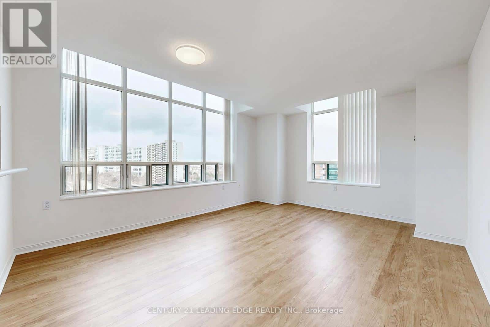 1202 - 2800 WARDEN AVENUE — Toronto (L'Amoreaux), Ontario - Photo 2 of 16