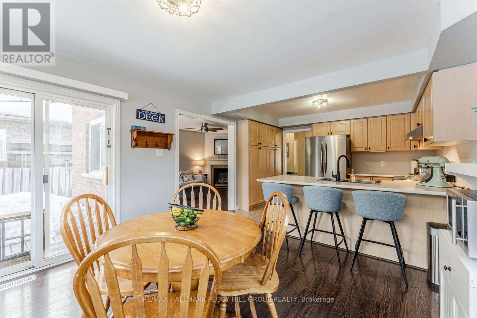 26 KENWELL CRESCENT — Barrie (Holly), Ontario - Photo 3 of 25