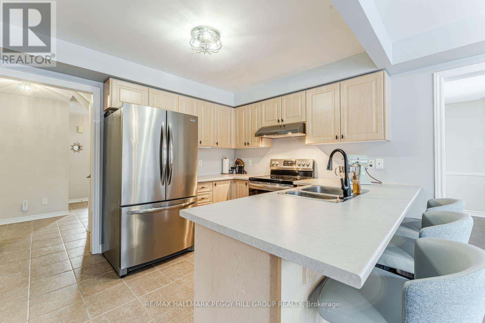 26 KENWELL CRESCENT — Barrie (Holly), Ontario - Photo 4 of 25