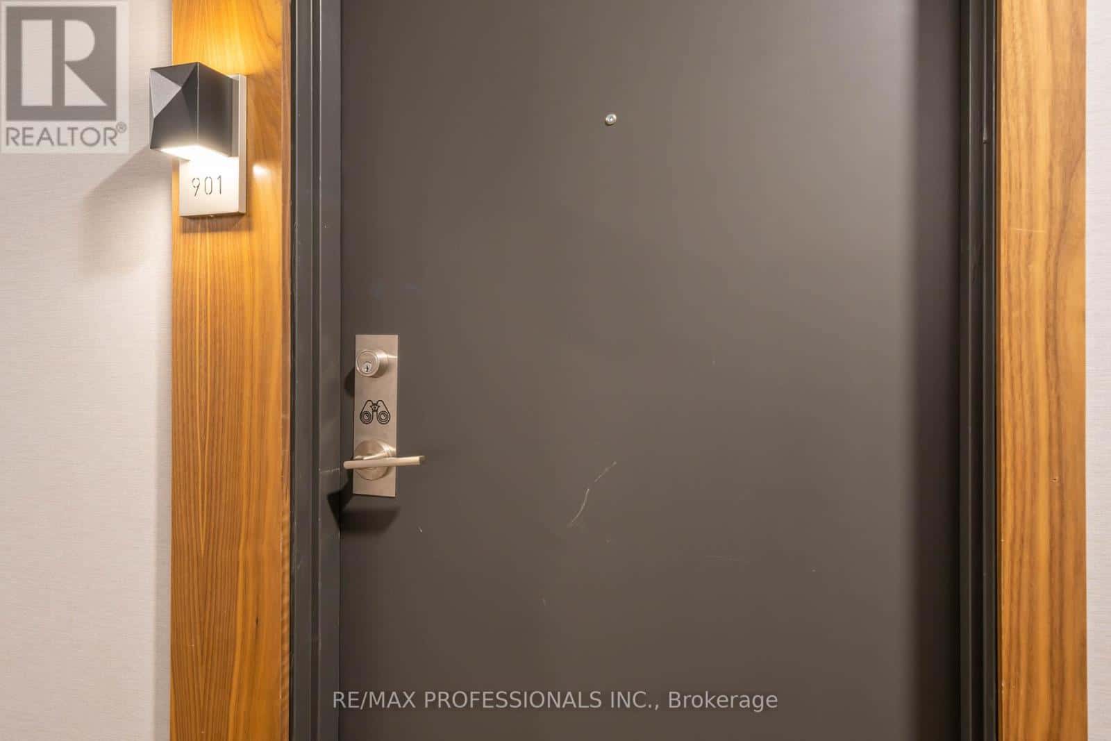 901 - 25 NEIGHBOURHOOD LANE — Toronto (Stonegate-Queensway), Ontario - Photo 3 of 40