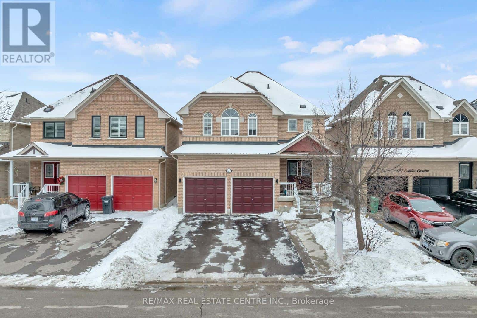 129 CADILLAC CRESCENT — Brampton (Fletcher's Meadow), Ontario - Photo 4 of 50