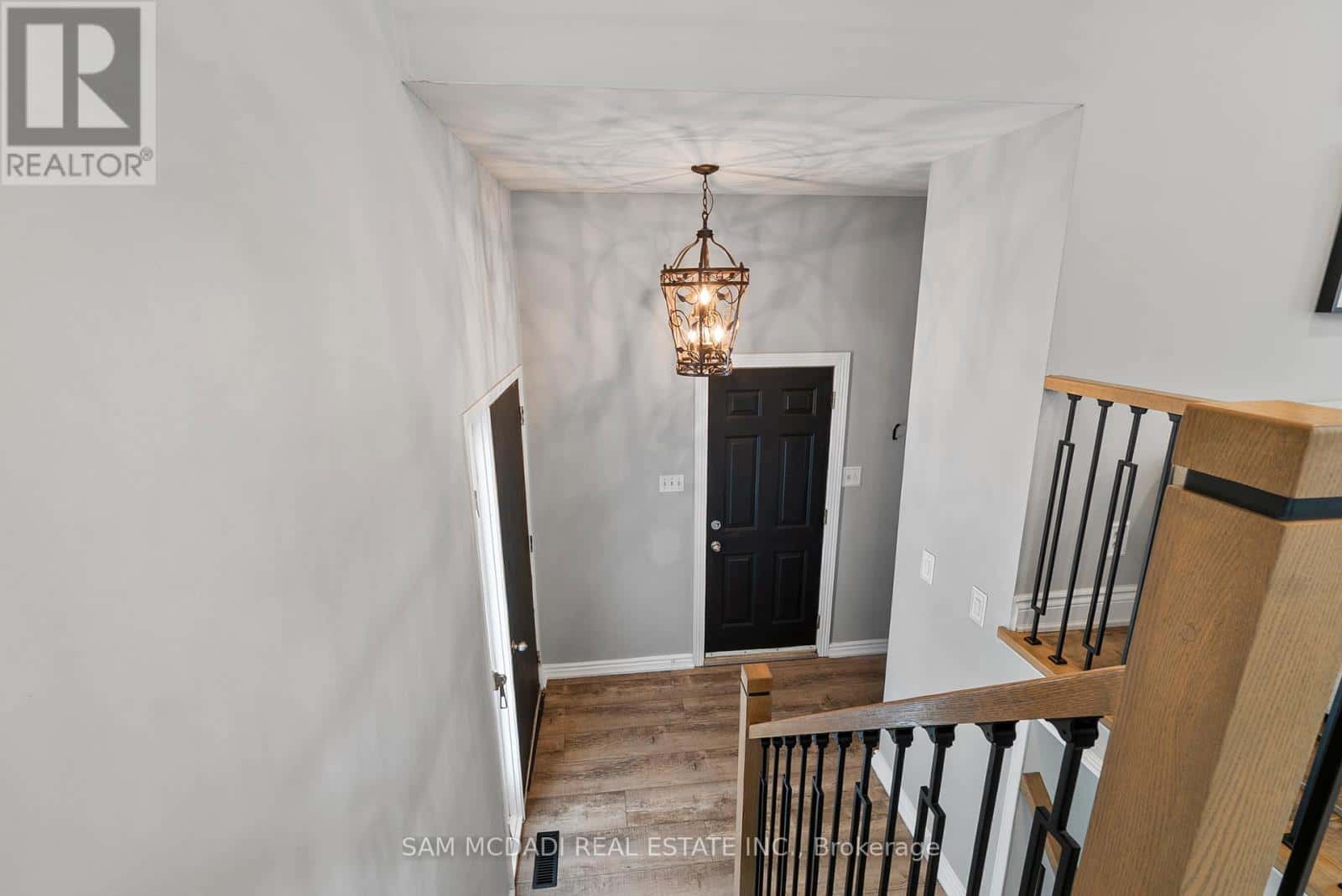 496 SEYMOUR DRIVE — Oakville (WO West), Ontario - Photo 4 of 41