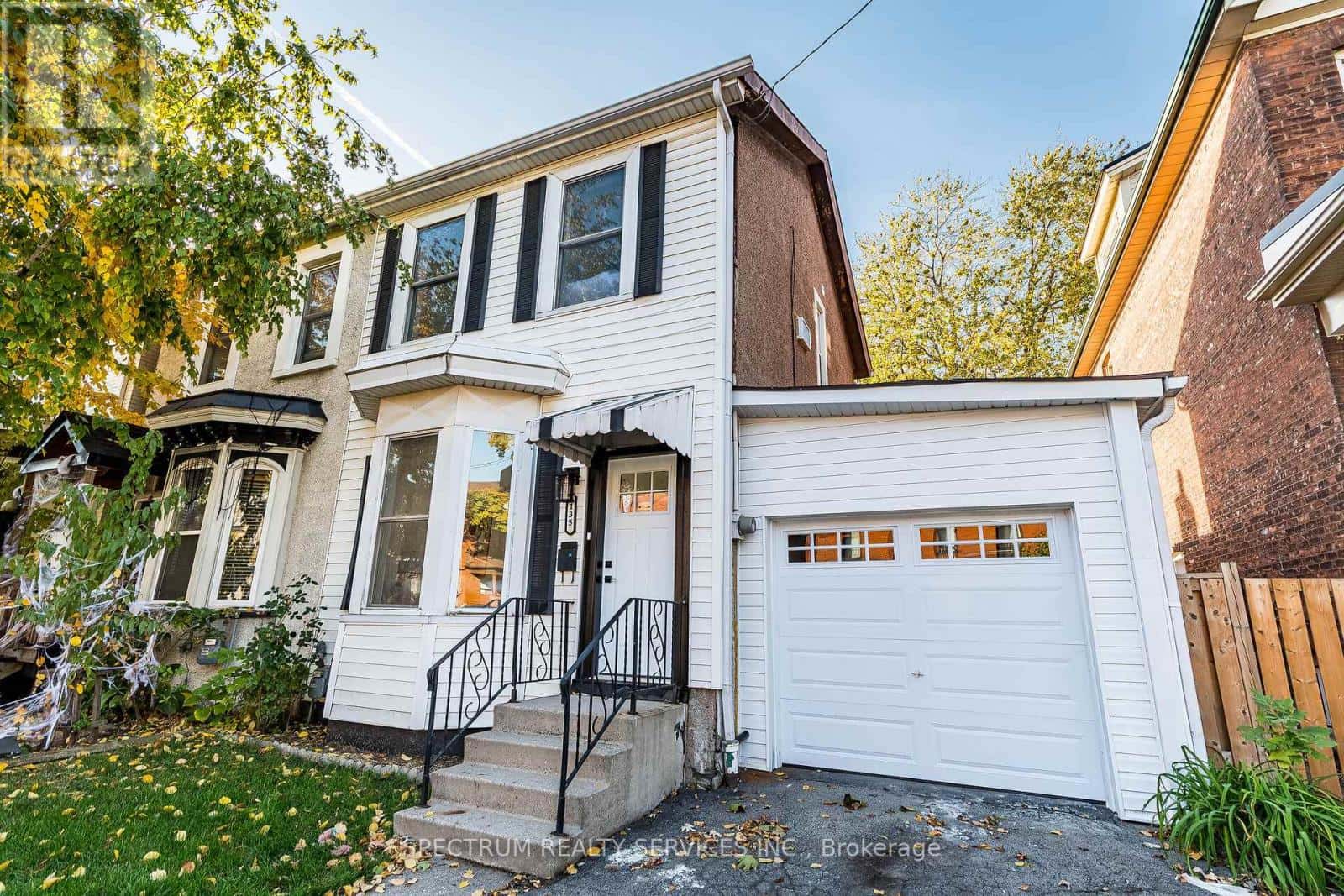 135 EAST AVENUE N — Hamilton (Landsdale), Ontario - Photo 2 of 45