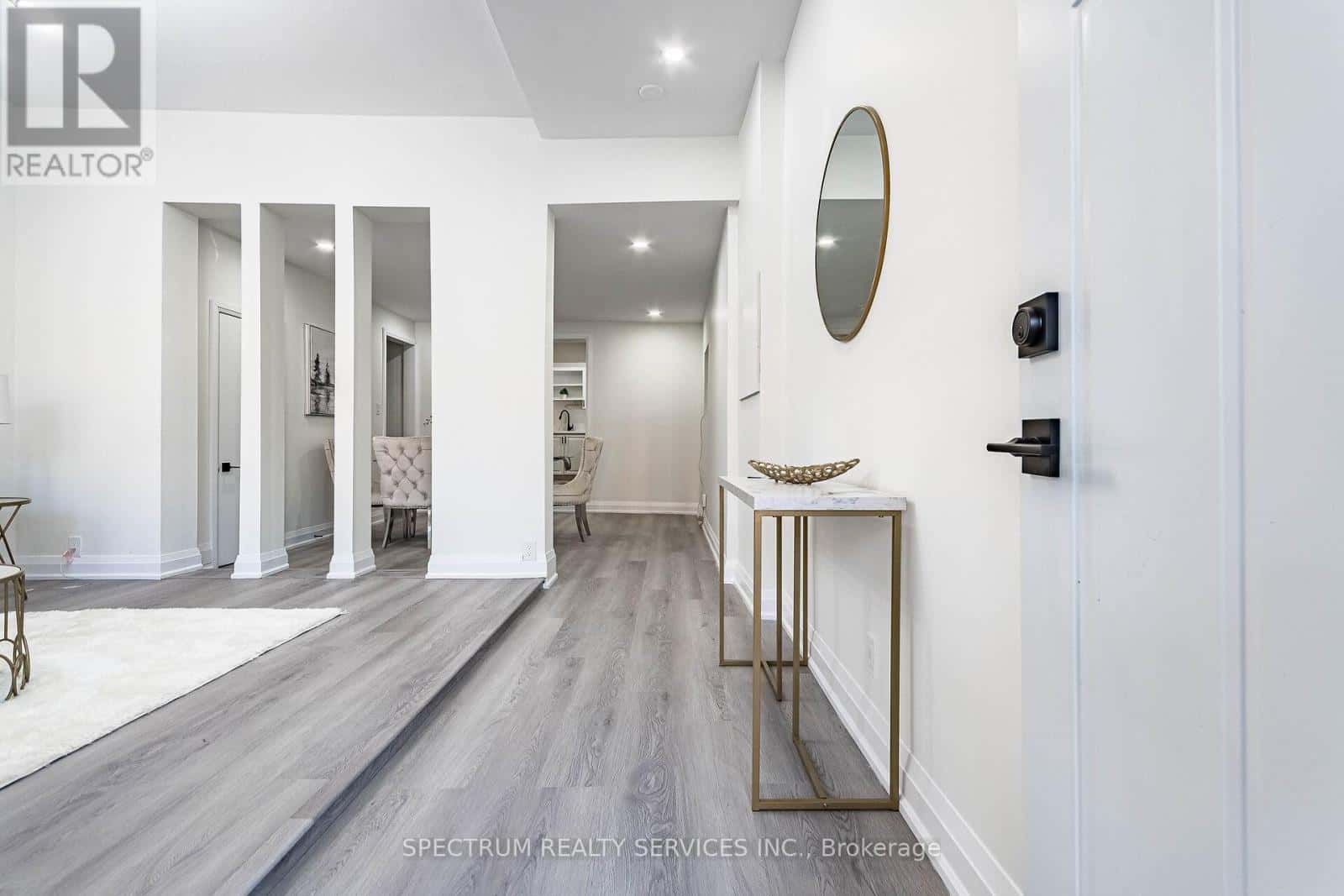 135 EAST AVENUE N — Hamilton (Landsdale), Ontario - Photo 4 of 45