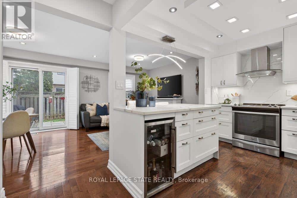 46 - 610 BARTON STREET — Hamilton (Stoney Creek), Ontario - Photo 3 of 43