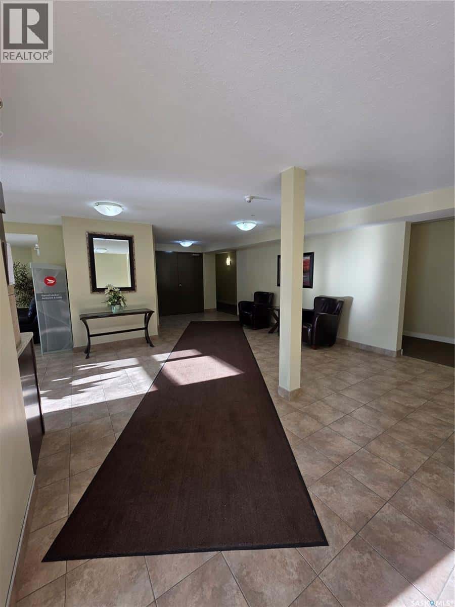 404 304 Petterson DRIVE — Estevan, Saskatchewan - Photo 2 of 34