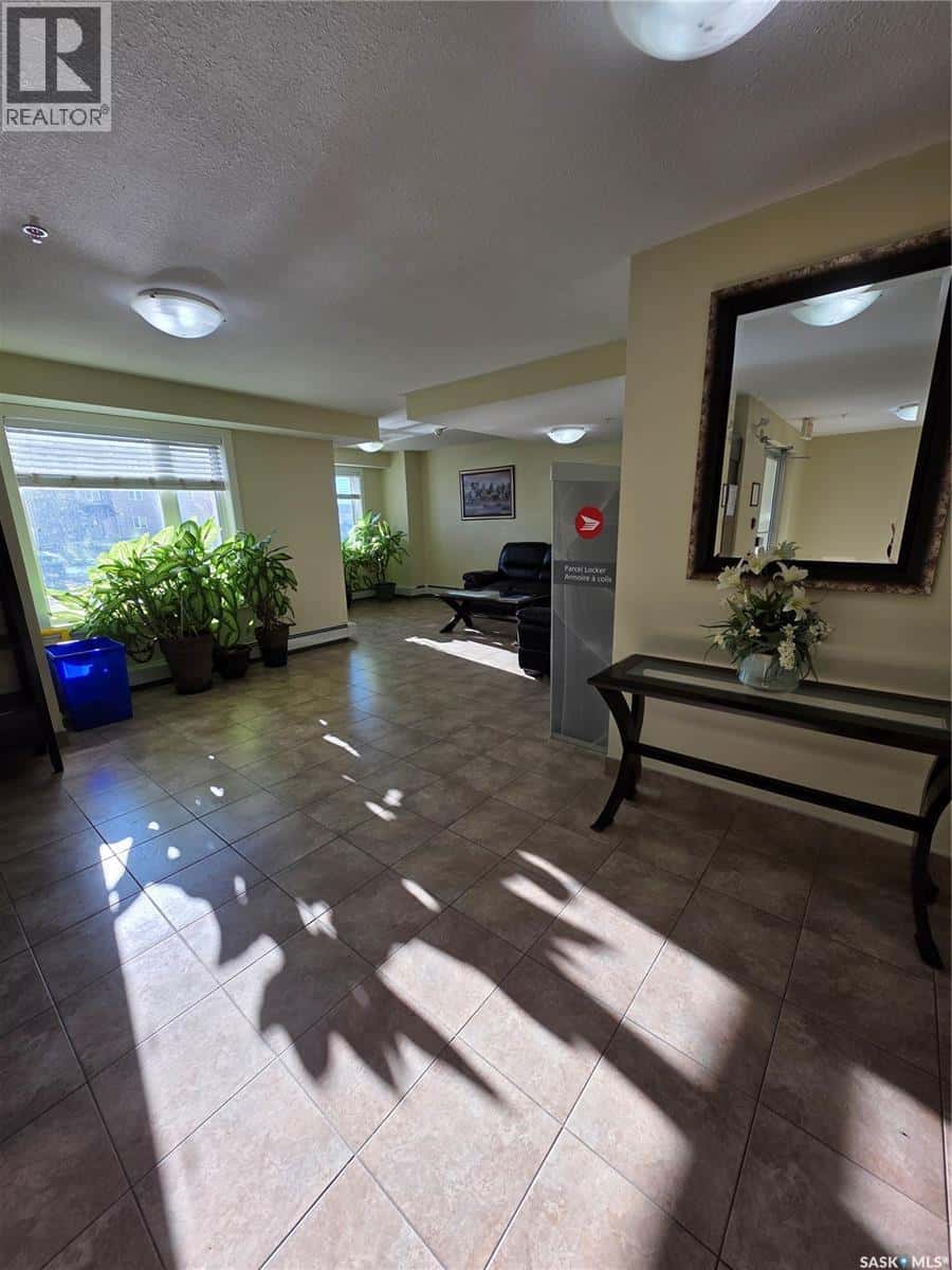 404 304 Petterson DRIVE — Estevan, Saskatchewan - Photo 3 of 34