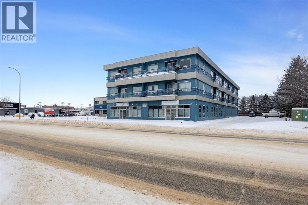 212, 8026 Franklin Avenue — Fort McMurray, Alberta - Main photo