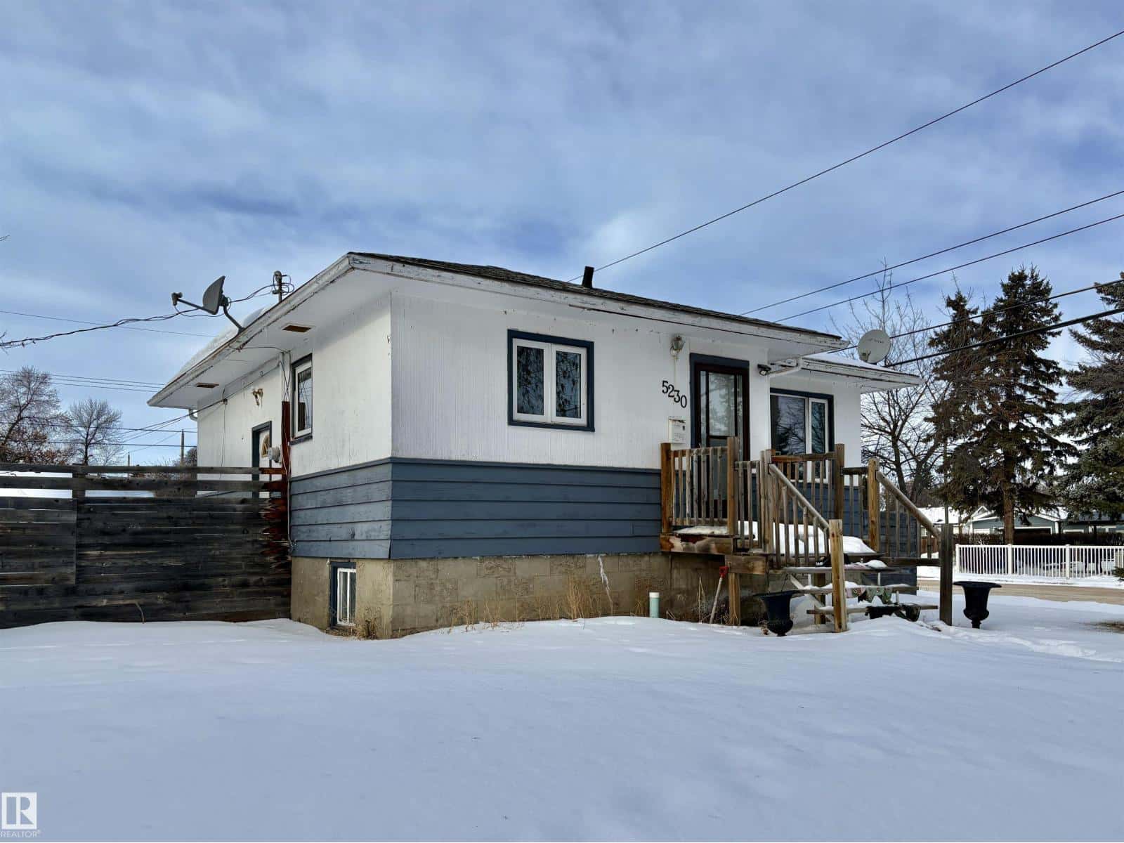 5230 50 ST — Camrose, Alberta - Photo 2 of 44