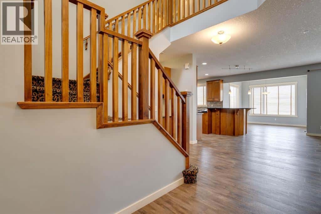 461 Discovery Ridge Boulevard SW — Calgary, Alberta - Photo 4 of 42