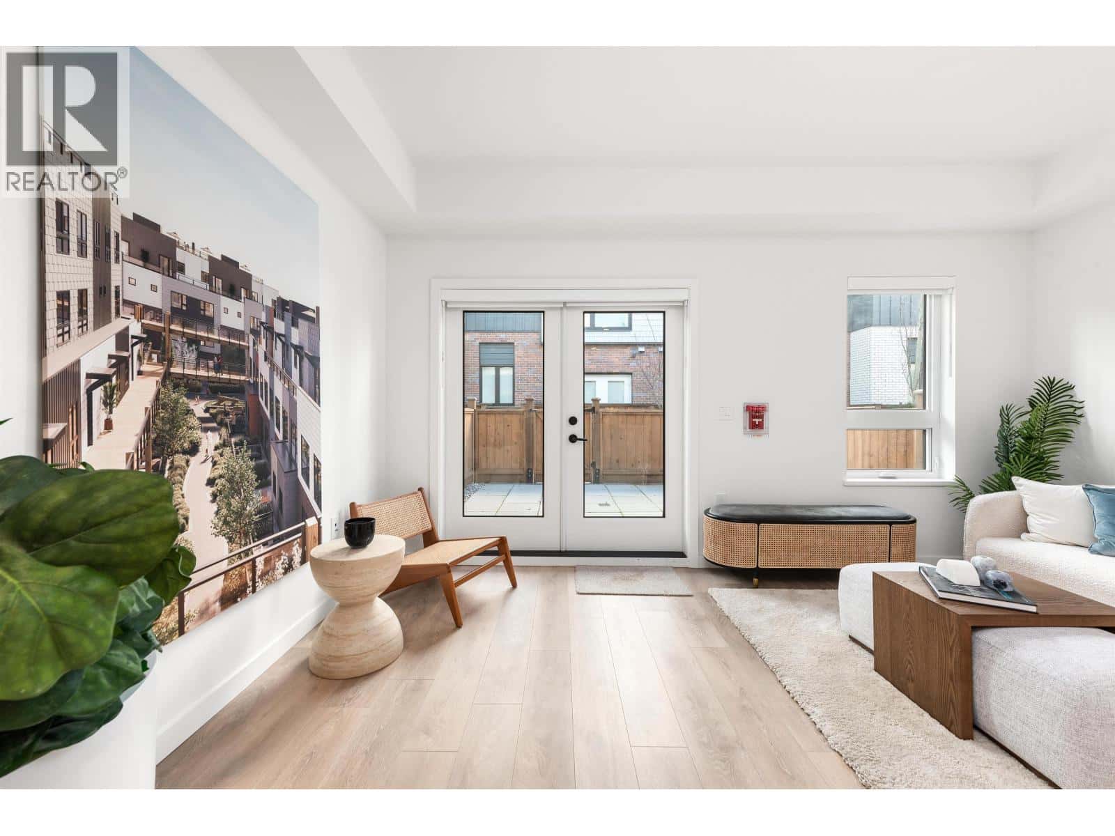 135 535 E 2ND STREET — North Vancouver, British Columbia - Photo 2 of 22