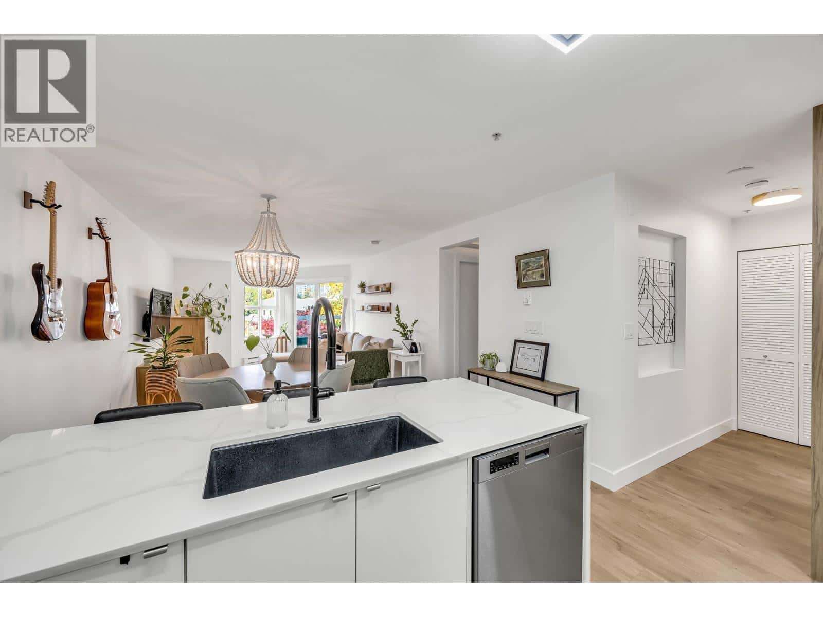 213 3038 E KENT AVENUE SOUTH — Vancouver, British Columbia - Photo 3 of 29