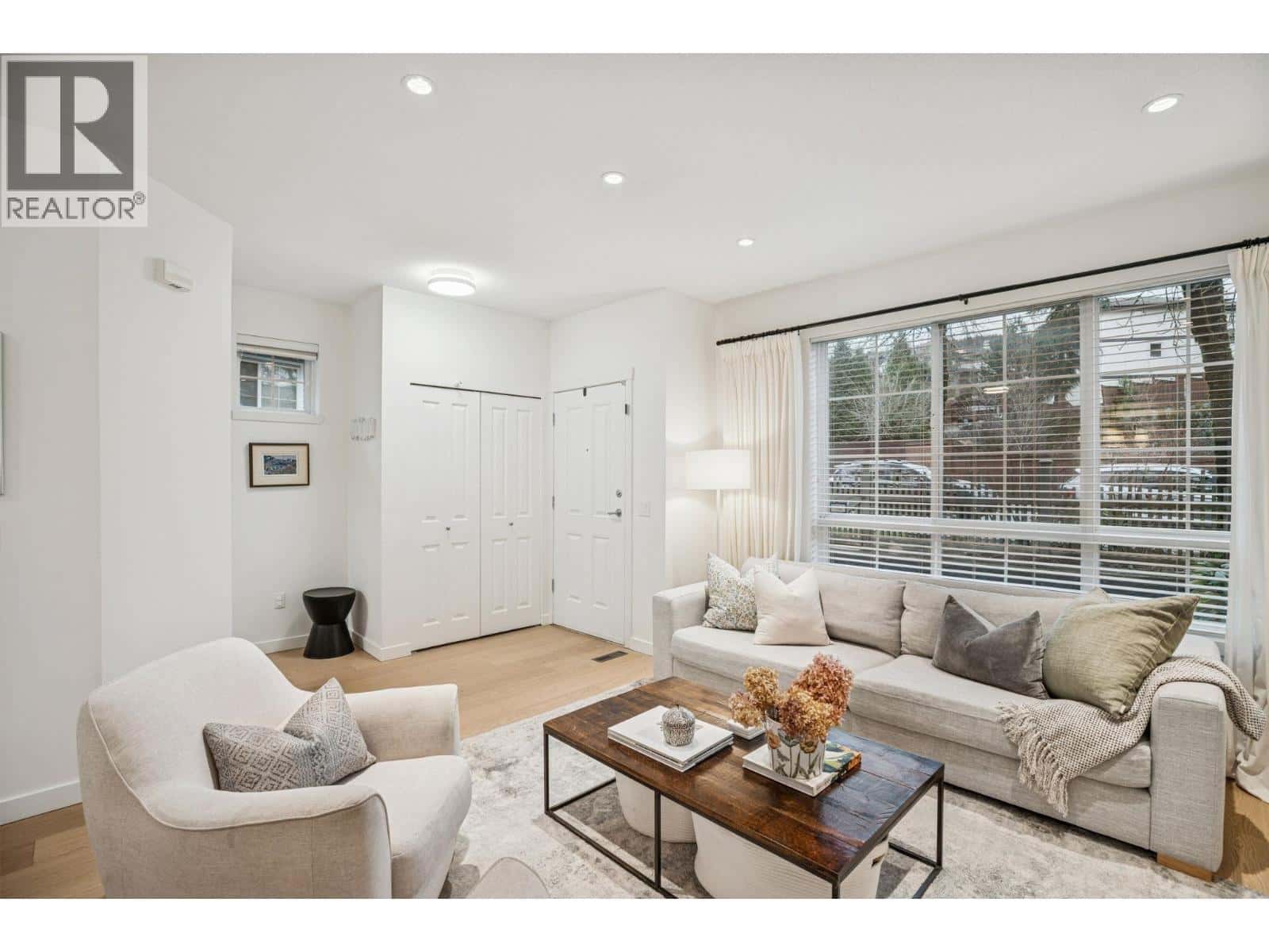 117 2200 PANORAMA DRIVE — Port Moody, British Columbia - Photo 2 of 33