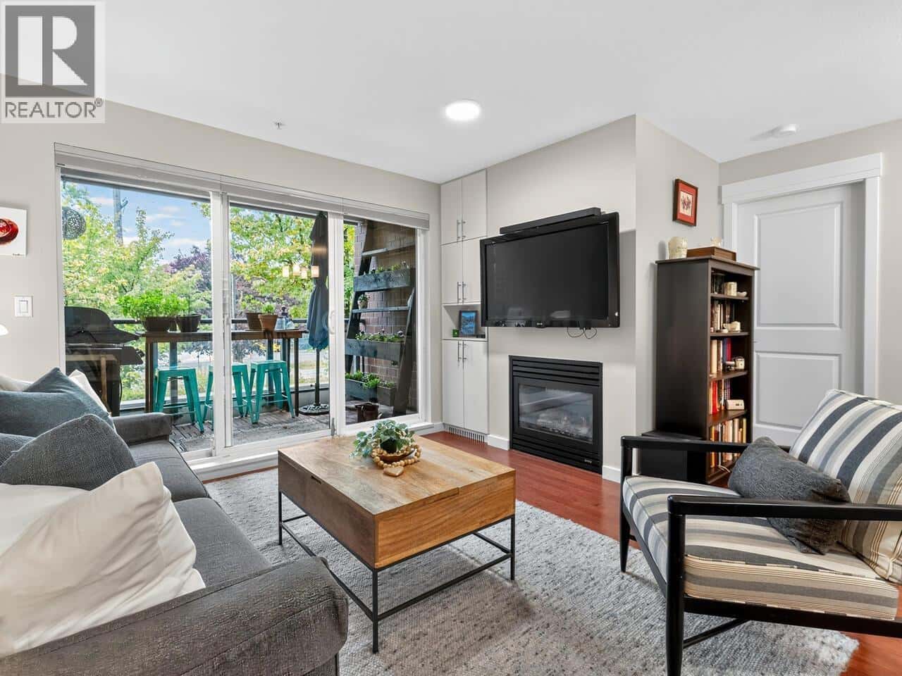 206 2096 W 46TH AVENUE — Vancouver, British Columbia - Photo 5 of 26