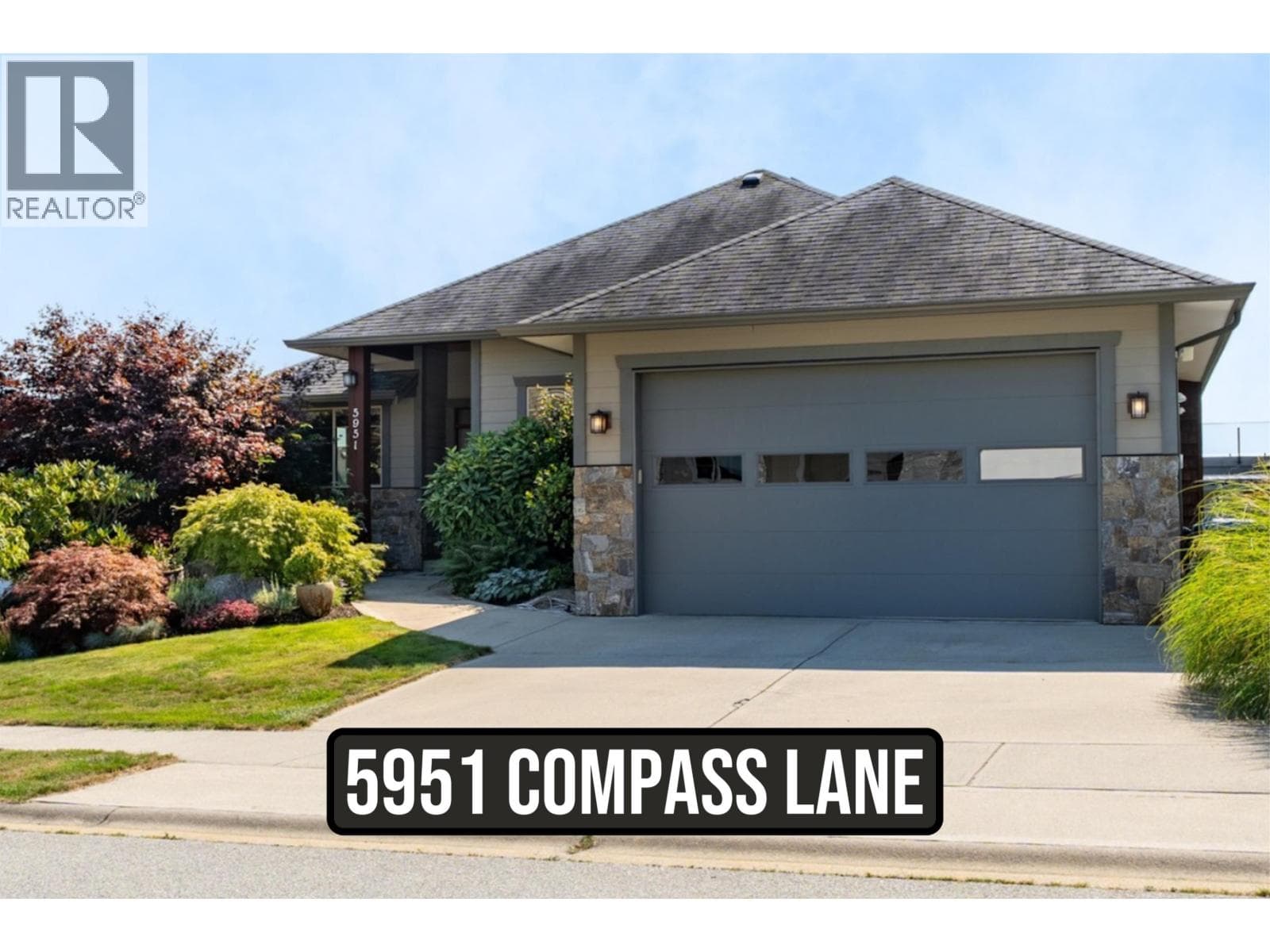 5951 COMPASS LANE — Sechelt, British Columbia - Main photo