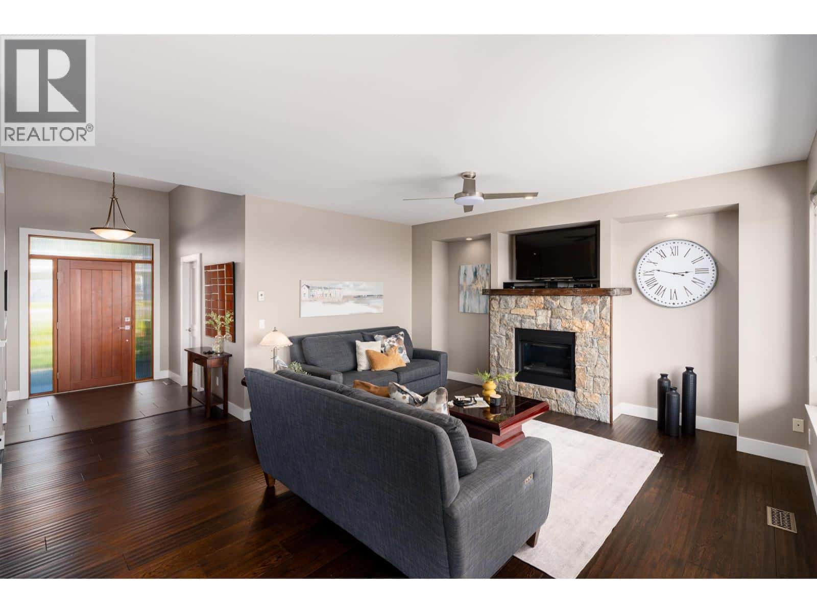 5951 COMPASS LANE — Sechelt, British Columbia - Photo 5 of 40