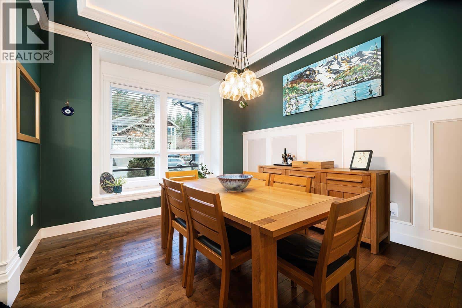 1031 JAY CRESCENT — Squamish, British Columbia - Photo 5 of 40