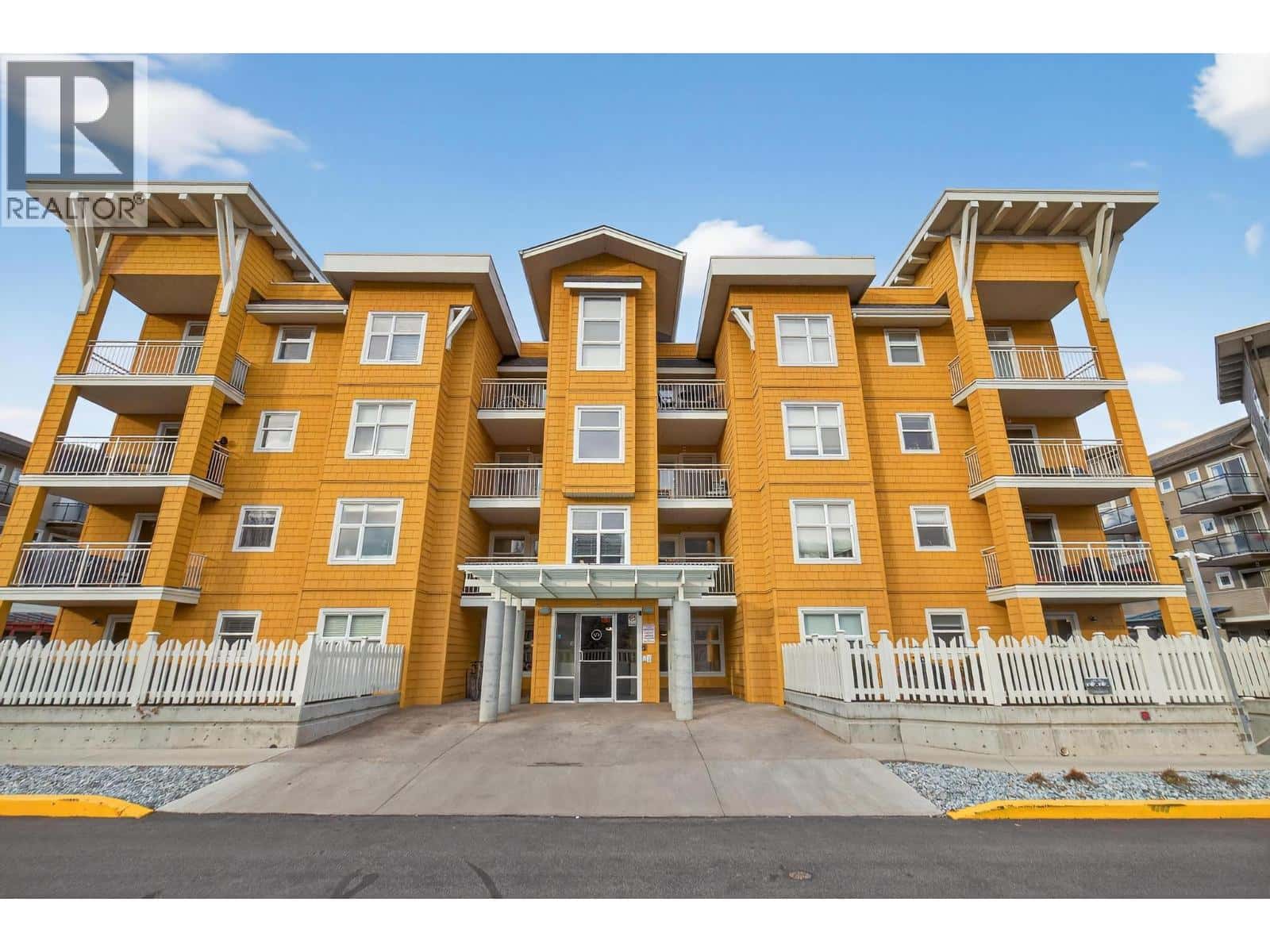 571 Yates Road Unit# 300 — Kelowna, British Columbia - Photo 2 of 31