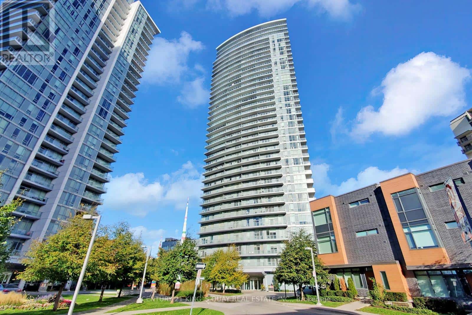 707 - 70 FOREST MANOR ROAD — Toronto (Henry Farm), Ontario - Photo 5 of 50