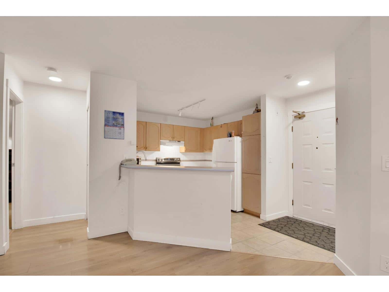 110 10756 138 STREET — Surrey, British Columbia - Photo 3 of 24