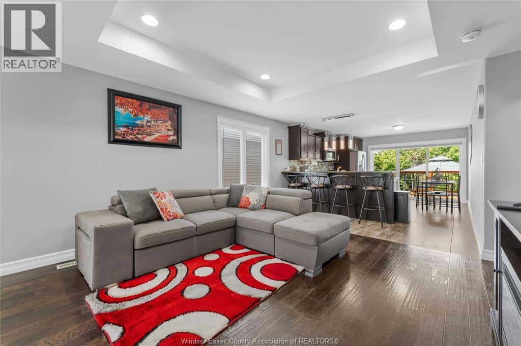 46 SHAW DRIVE — Amherstburg, Ontario - Photo 2 of 32