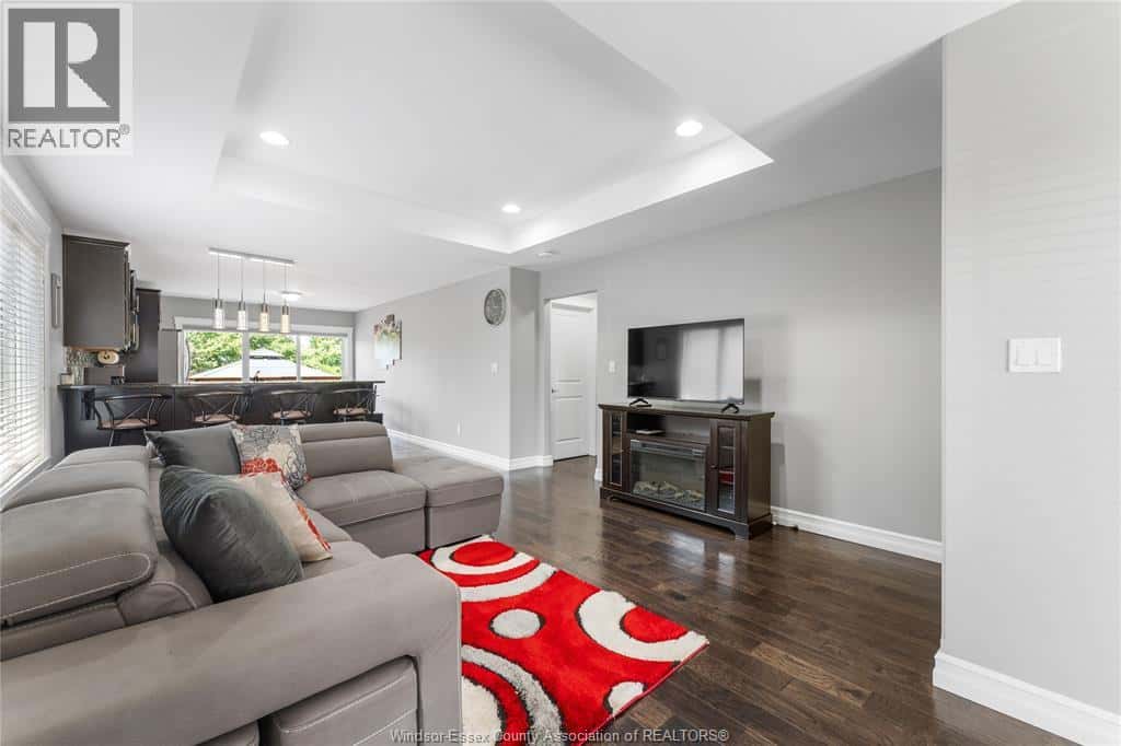 46 SHAW DRIVE — Amherstburg, Ontario - Photo 3 of 32