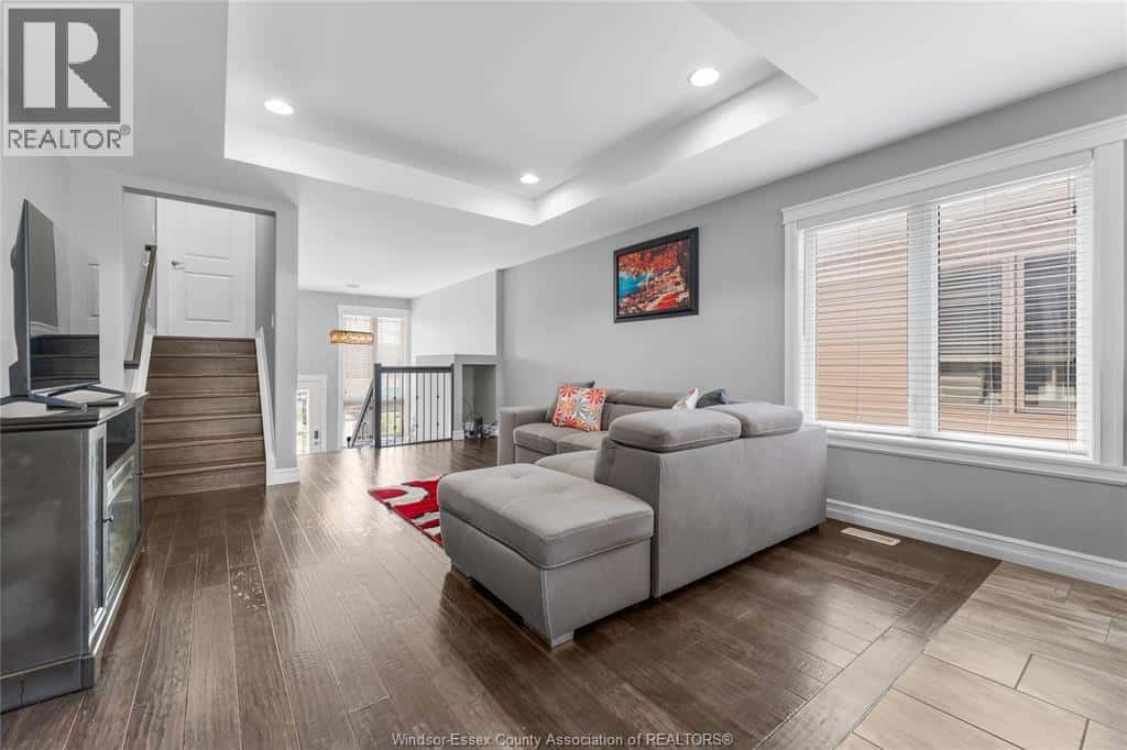 46 SHAW DRIVE — Amherstburg, Ontario - Photo 4 of 32