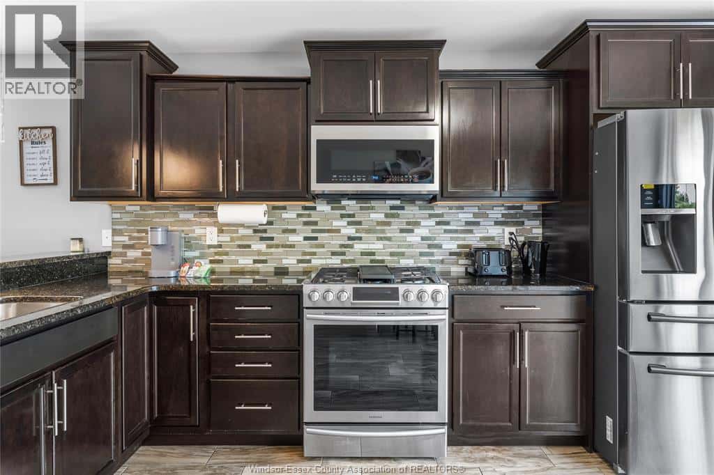 46 SHAW DRIVE — Amherstburg, Ontario - Photo 5 of 32