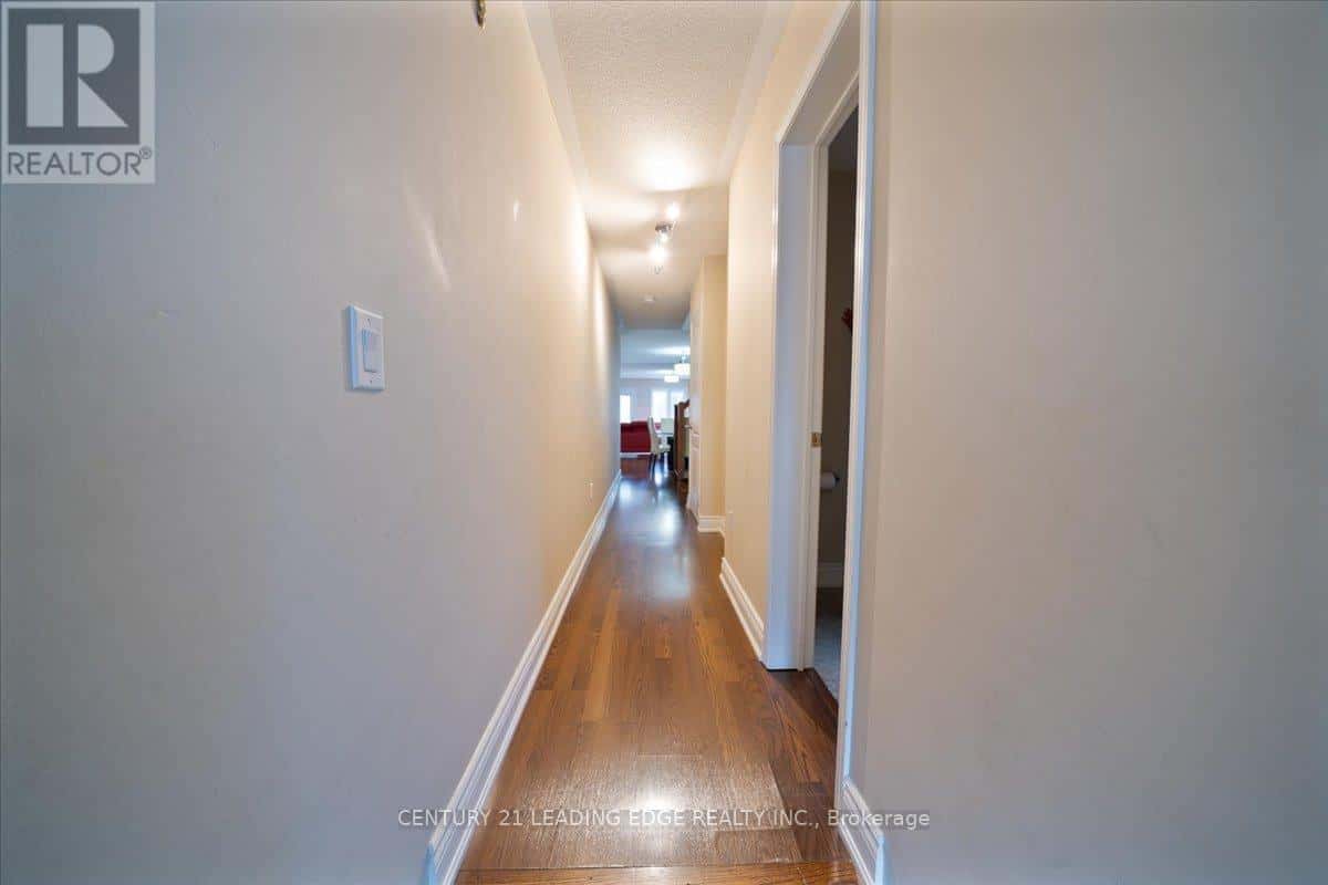 15 CORANTO WAY — Vaughan (Vellore Village), Ontario - Photo 4 of 50