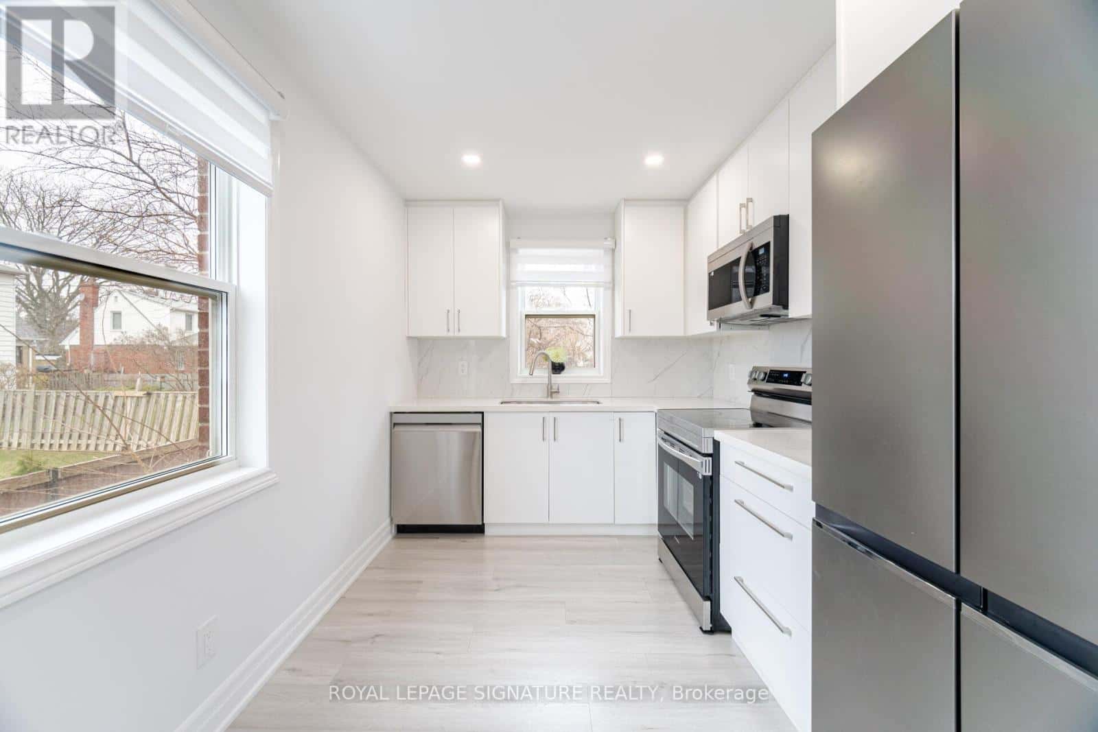 2015 STANFIELD ROAD — Mississauga (Lakeview), Ontario - Photo 5 of 21