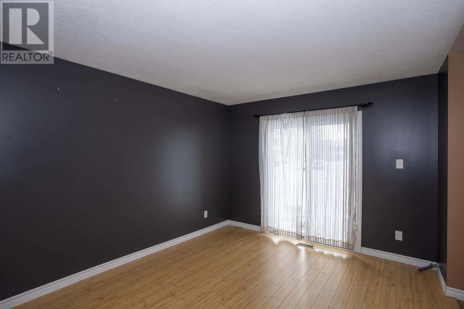 487 Simon Fraser DR — Thunder Bay, Ontario - Photo 5 of 27