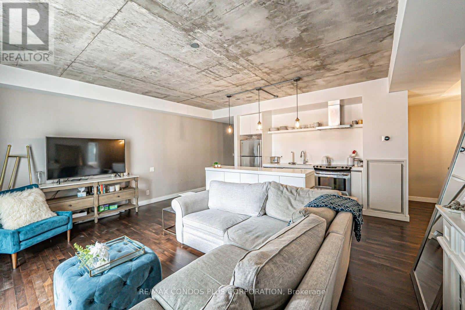 424 - 75 PORTLAND STREET — Toronto (Waterfront Communities), Ontario - Photo 3 of 28