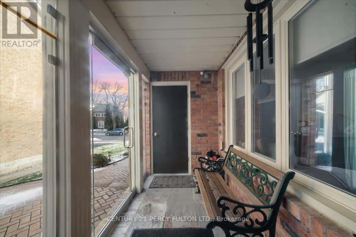 38 CARLISLE CRESCENT — Toronto (Rouge), Ontario - Photo 3 of 45