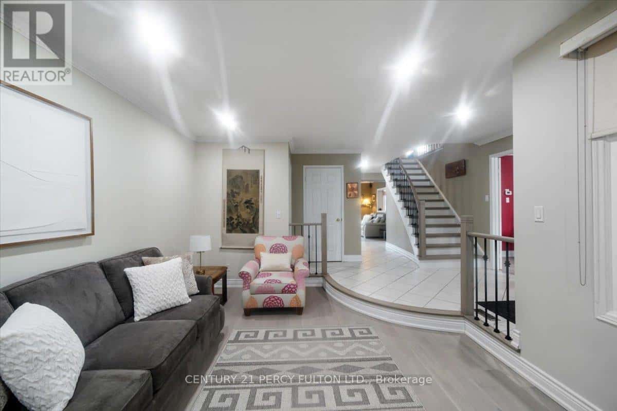 38 CARLISLE CRESCENT — Toronto (Rouge), Ontario - Photo 4 of 45