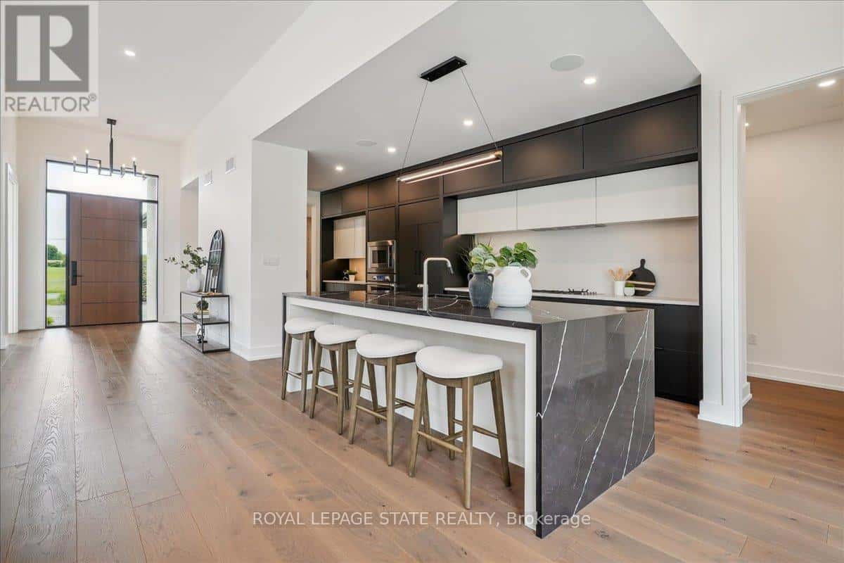 1613G LOOKOUT STREET — Pelham (Fonthill), Ontario - Photo 3 of 44