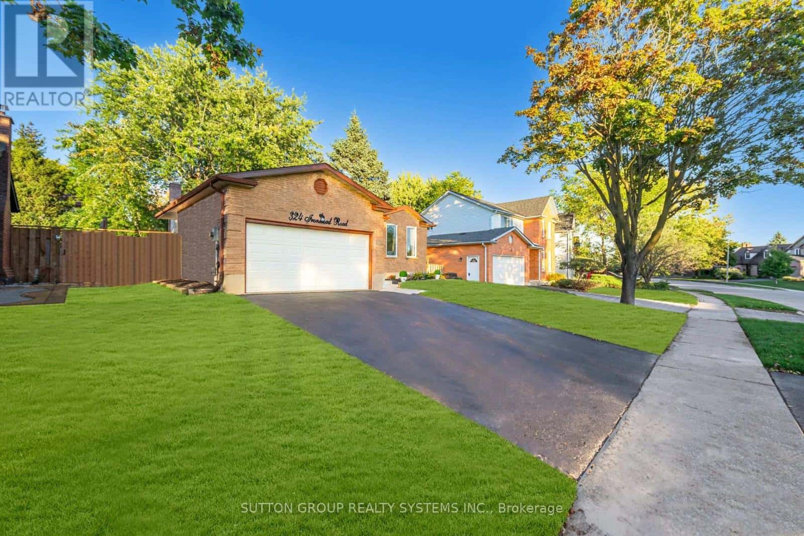 324 IRONWOOD ROAD — Guelph (Kortright West), Ontario - Photo 2 of 36