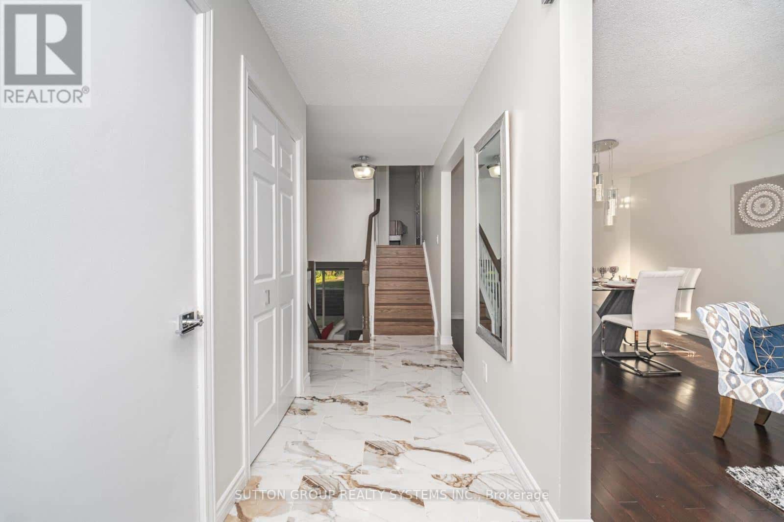 324 IRONWOOD ROAD — Guelph (Kortright West), Ontario - Photo 5 of 36