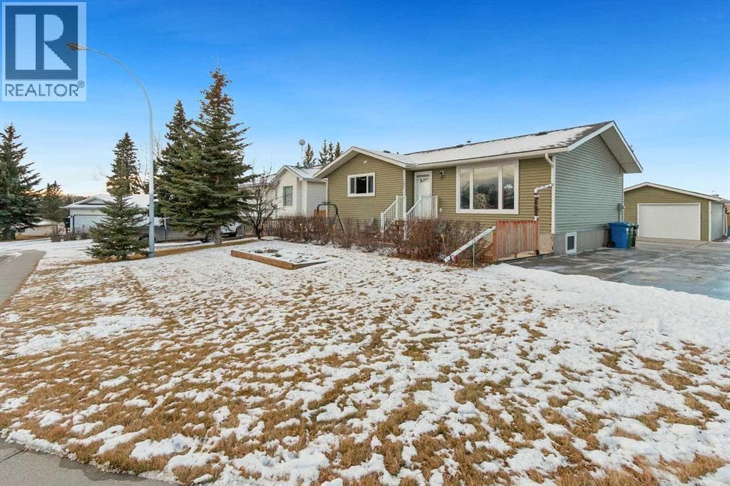 127 Edey Close — Cremona, Alberta - Main photo
