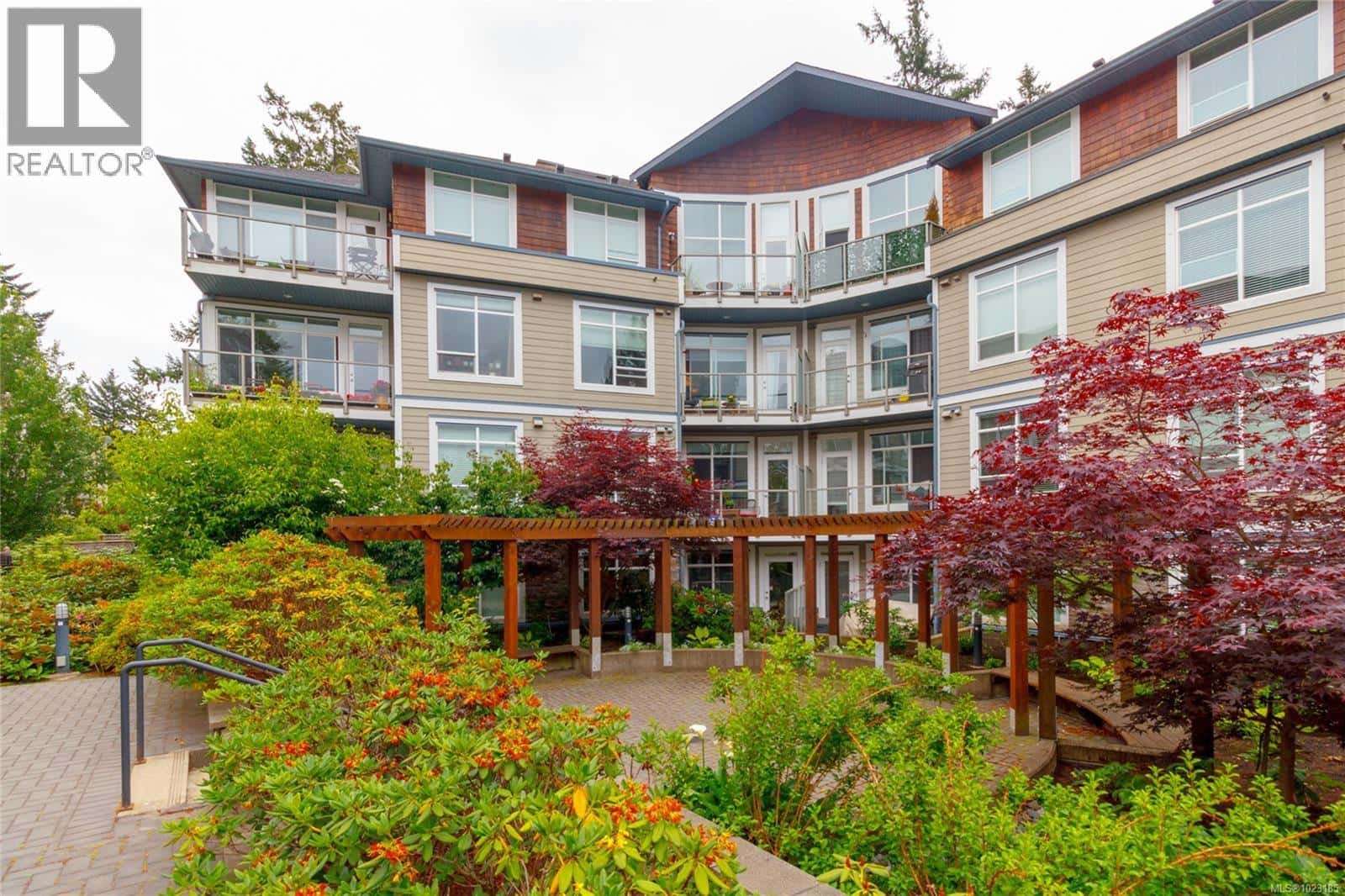 202 608 Fairway Ave — Langford, British Columbia - Photo 2 of 30